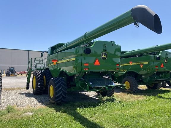 Image of John Deere S780 equipment image 3
