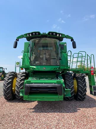 Image of John Deere S780 equipment image 3