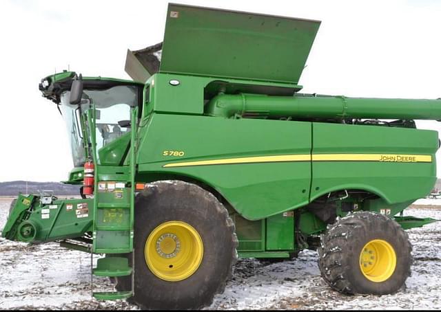 Image of John Deere S780 equipment image 2