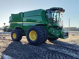 Main image John Deere S780 7