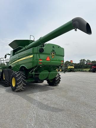 Image of John Deere S780 equipment image 1