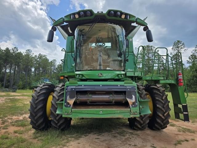 Image of John Deere S780 equipment image 1