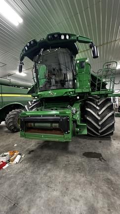 Image of John Deere S780 equipment image 2