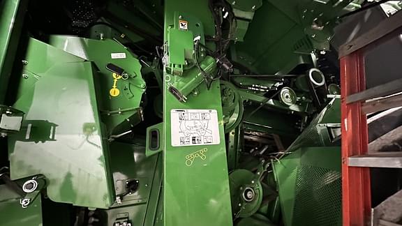 Image of John Deere S780 equipment image 4