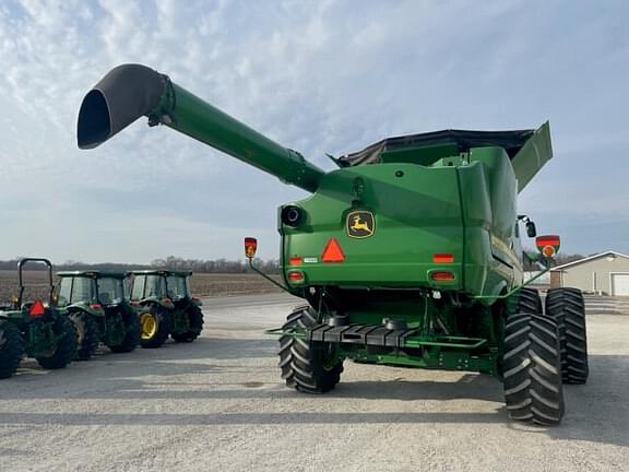 Image of John Deere S780 equipment image 4