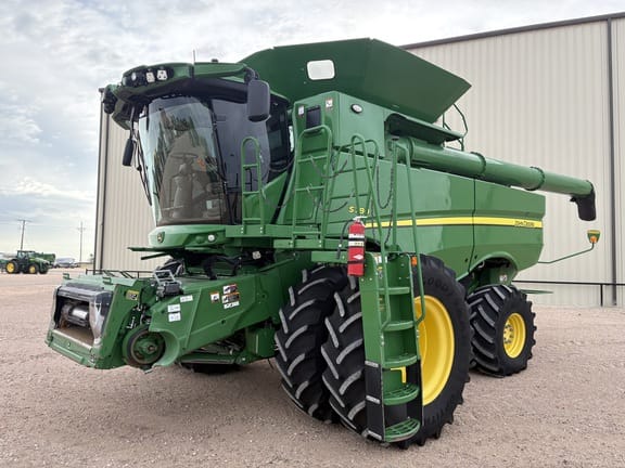2023 John Deere S780 Equipment Image0