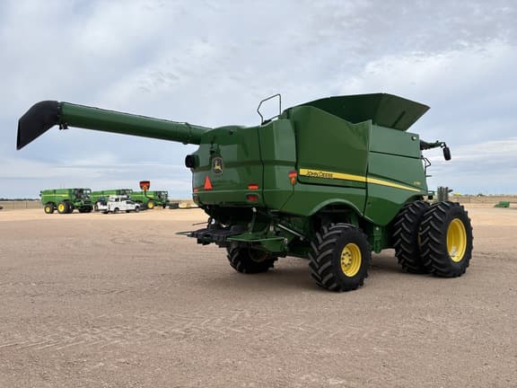 Image of John Deere S780 equipment image 4