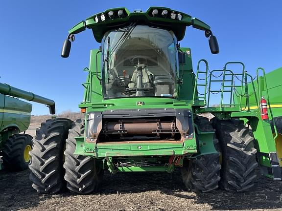 Image of John Deere S780 equipment image 1