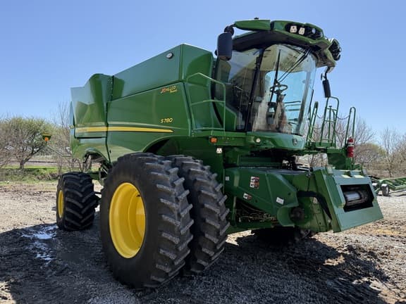 Image of John Deere S780 equipment image 1
