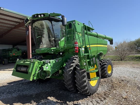 Image of John Deere S780 equipment image 2