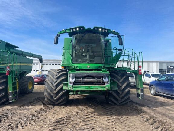 Image of John Deere S780 equipment image 4