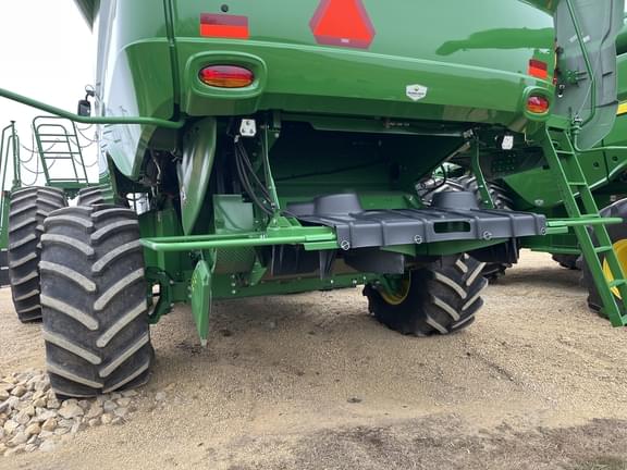 Image of John Deere S780 equipment image 4