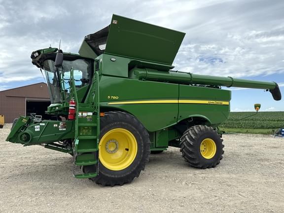 Image of John Deere S780 equipment image 4