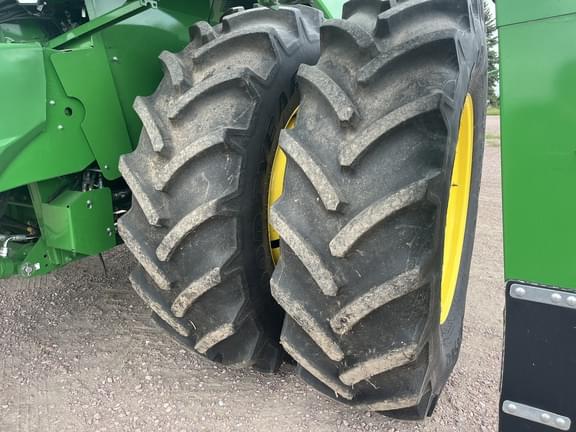 Image of John Deere S780 equipment image 4