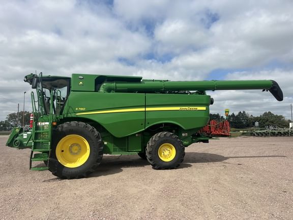 2023 John Deere S780 Equipment Image0