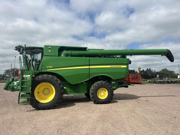 Image of John Deere S780 Primary image