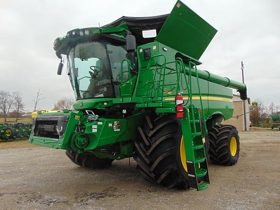 Image of John Deere S780 equipment image 1