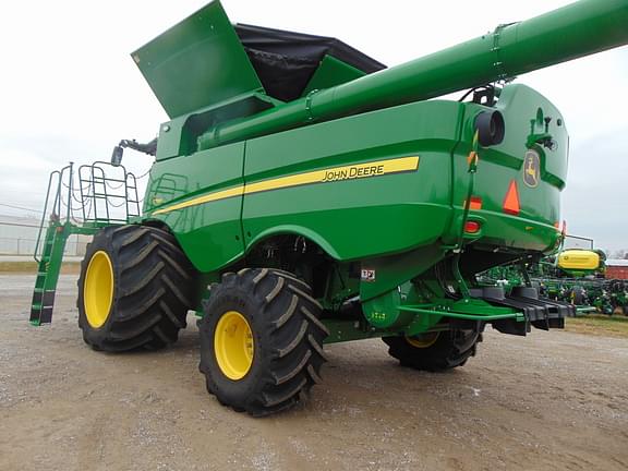 Image of John Deere S780 equipment image 4