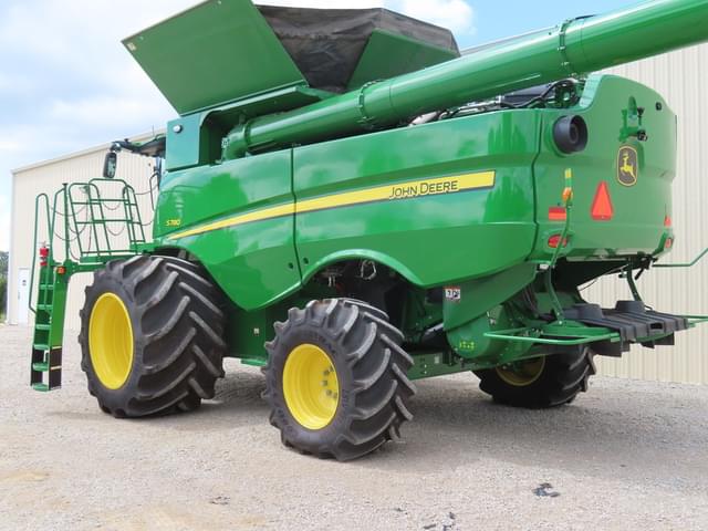 Image of John Deere S780 equipment image 1