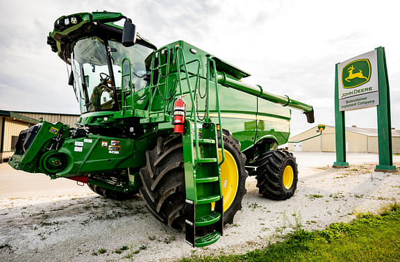 Image of John Deere S780 Primary image