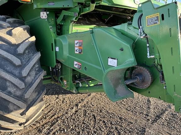 Image of John Deere S780 equipment image 2