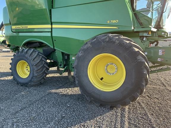 Image of John Deere S780 equipment image 4