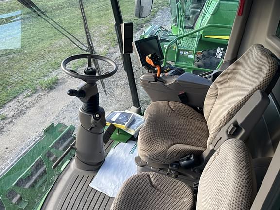 Image of John Deere S780 equipment image 4