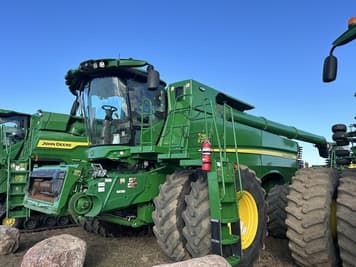 Main image John Deere S780
