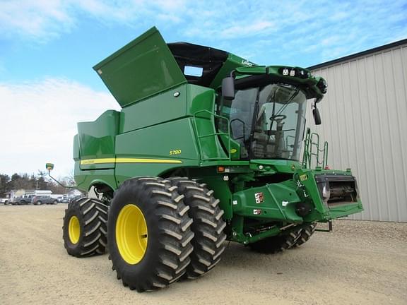 Image of John Deere S780 equipment image 1