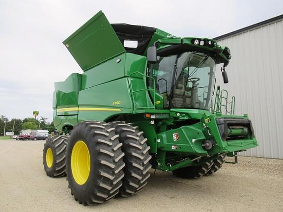 Image of John Deere S780 equipment image 1