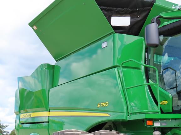 Image of John Deere S780 equipment image 4