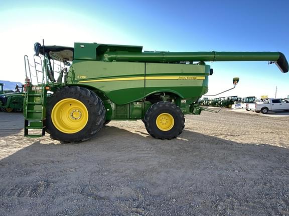 Image of John Deere S780 equipment image 1