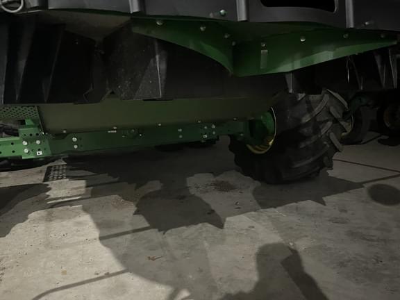 Image of John Deere S780 equipment image 4