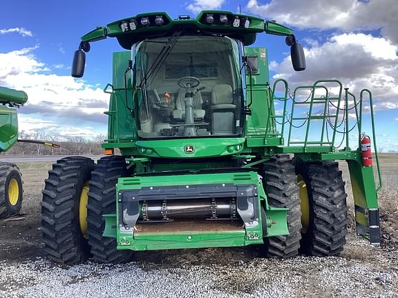 Image of John Deere S780 equipment image 1