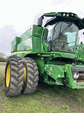 Image of John Deere S780 equipment image 2