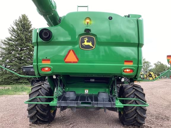Image of John Deere S780 equipment image 4