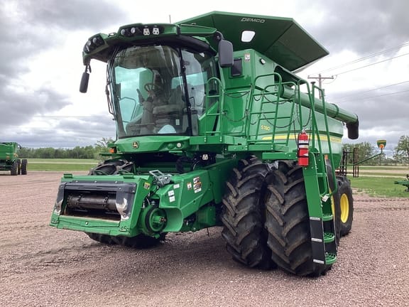 2023 John Deere S780 Equipment Image0