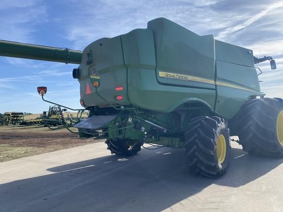 Image of John Deere S780 equipment image 4