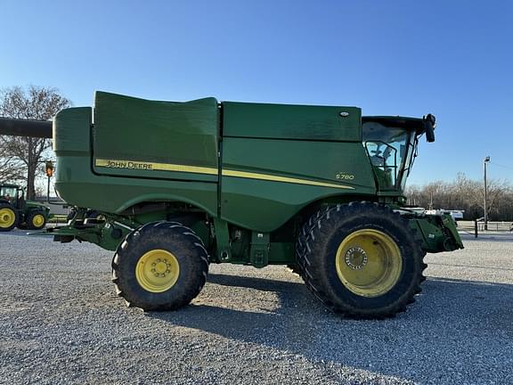 Image of John Deere S780 equipment image 1