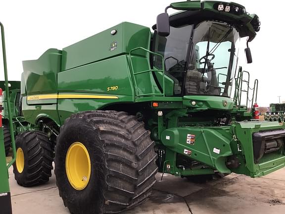 Image of John Deere S780 equipment image 1