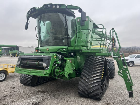 2023 John Deere S780 Equipment Image0
