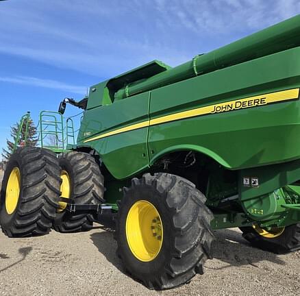 Image of John Deere S780 equipment image 2