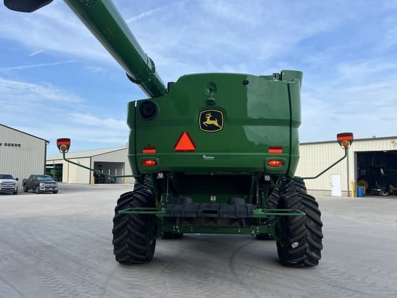 Image of John Deere S780 equipment image 4