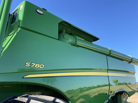 Image of John Deere S780 equipment image 4