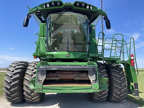 Image of John Deere S780 equipment image 1