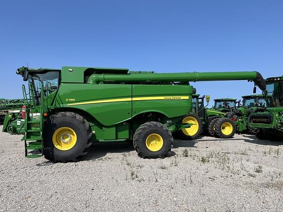 Image of John Deere S780 equipment image 2