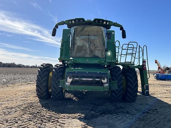 Image of John Deere S780 equipment image 2