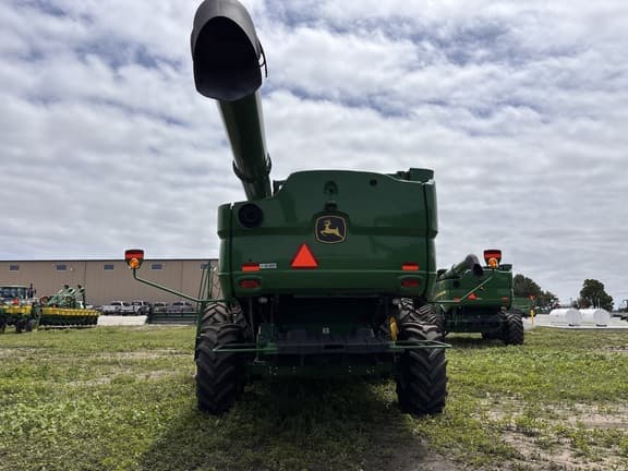 Image of John Deere S780 equipment image 4