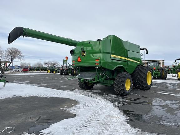 Image of John Deere S780 equipment image 4