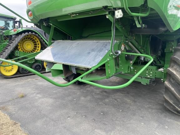 Image of John Deere S780 equipment image 4